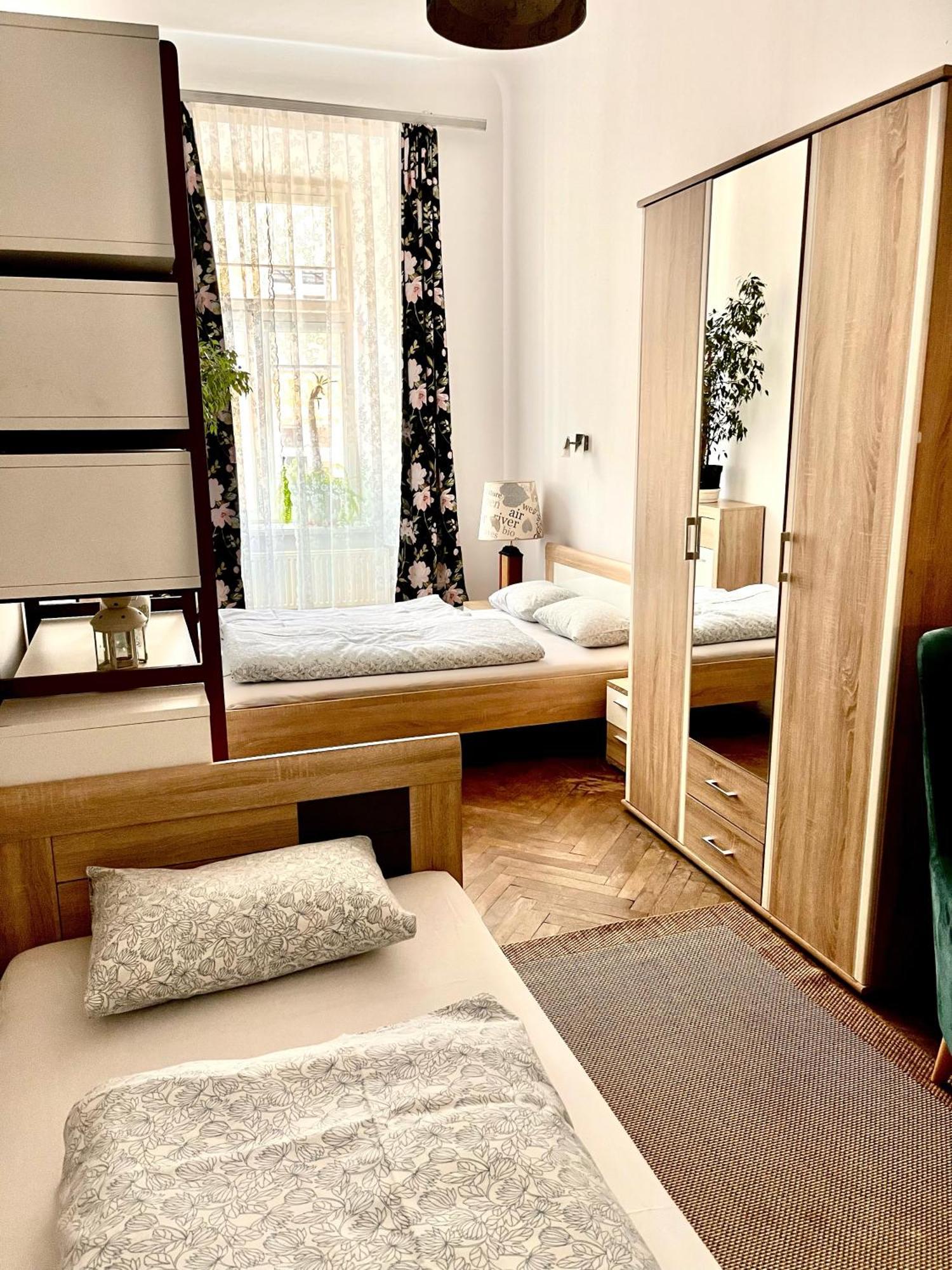 Pokoje Goscinne Wislna Krakau Exterior foto
